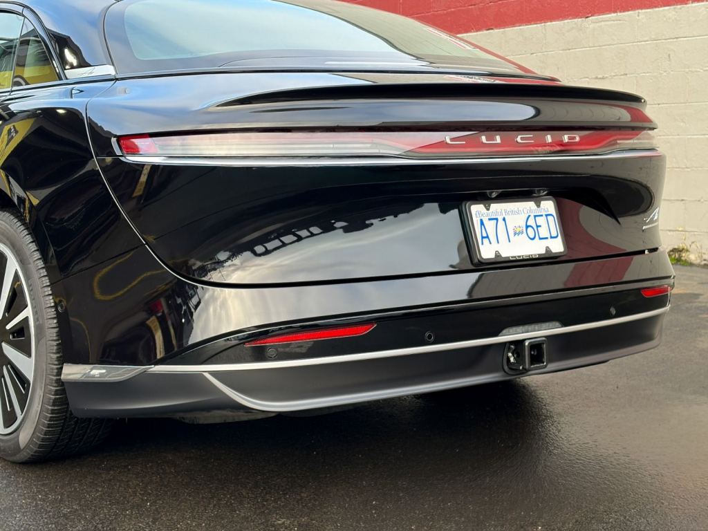 invisi design hitch on lucid air