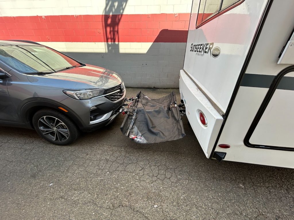 RV flat towing toad vehicle