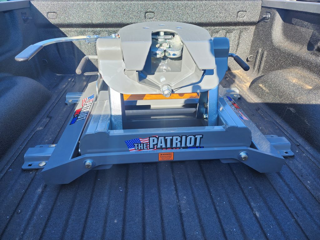 Changing Trucks or Trailers Before Winter? Recheck Your Fifth Wheel Hitch Setup Before You Tow