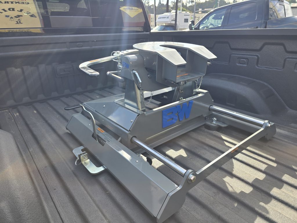 Fifth Wheel Hitch Installation Near Kent, WA: What to Confirm Before Scheduling