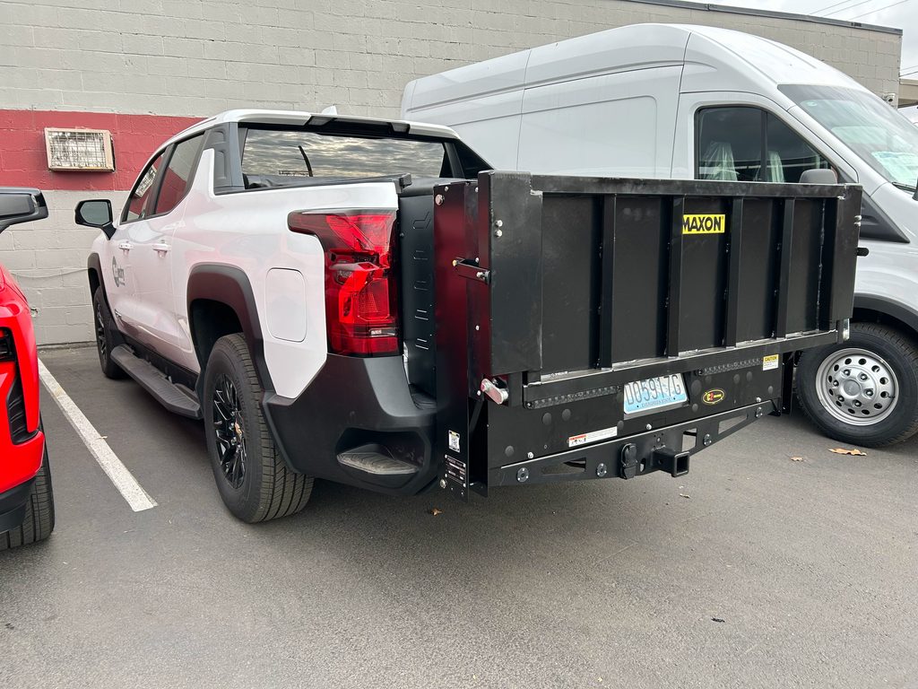 Reducing Fleet Towing Downtime: How to Plan Hitch, Wiring, and Brake Controller Work