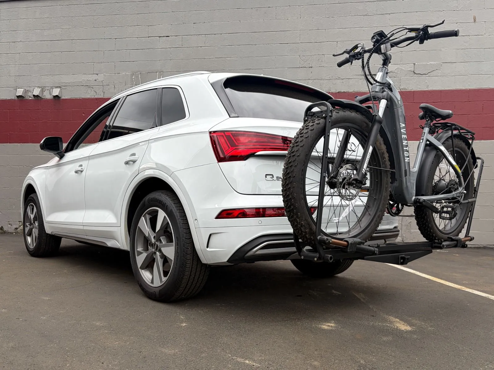 Audi Q5 SUV trailer hitch installation