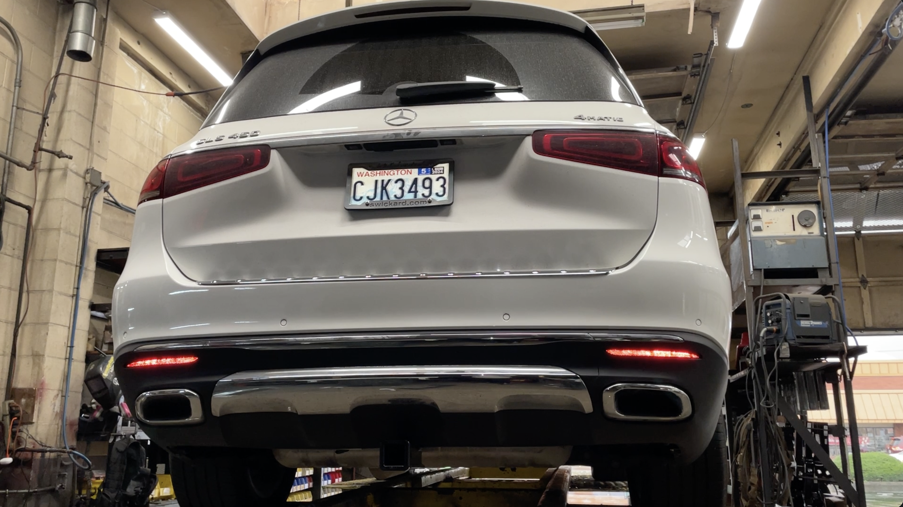 Full-size SUV trailer hitch installation