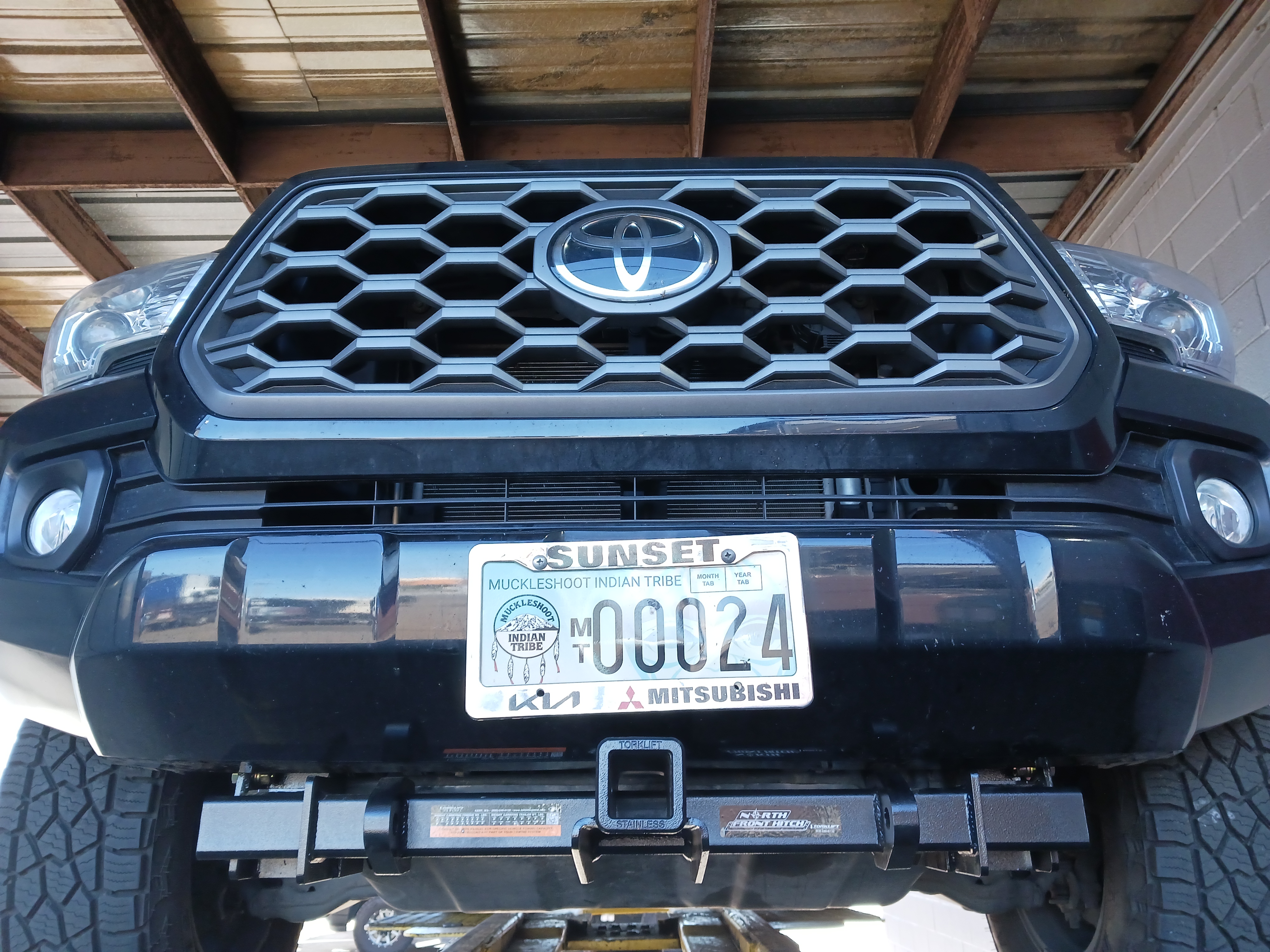 Midsize truck hitch installation