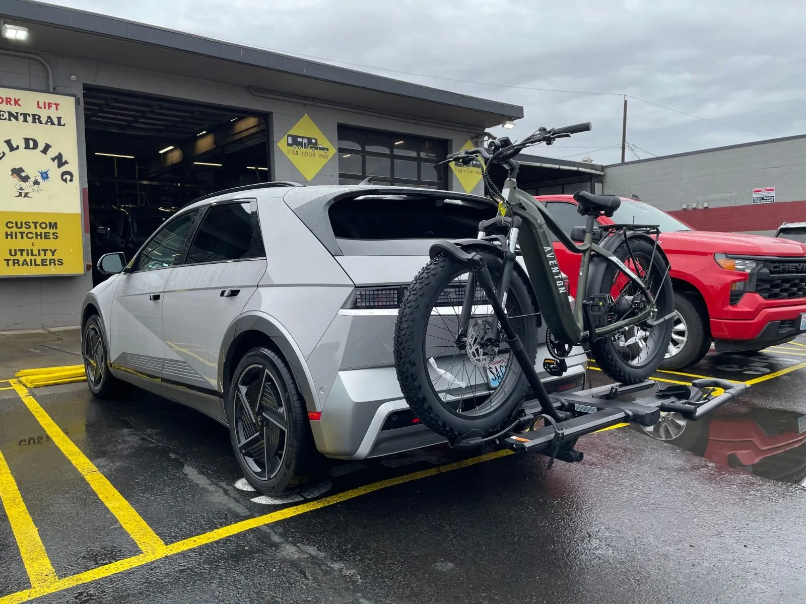 Electric SUV trailer hitch installation