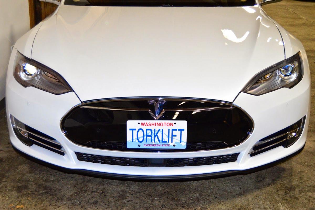 Stress-Free driving in your Tesla Model S – don’t get pulled over for not having a front license plate!